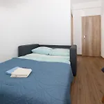 Blue Nyaraló *